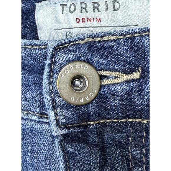 TORRID Distressed Hem Girlfriend Denim Jeans Plus Size 18R Cropped Preppy - Picture 4 of 16